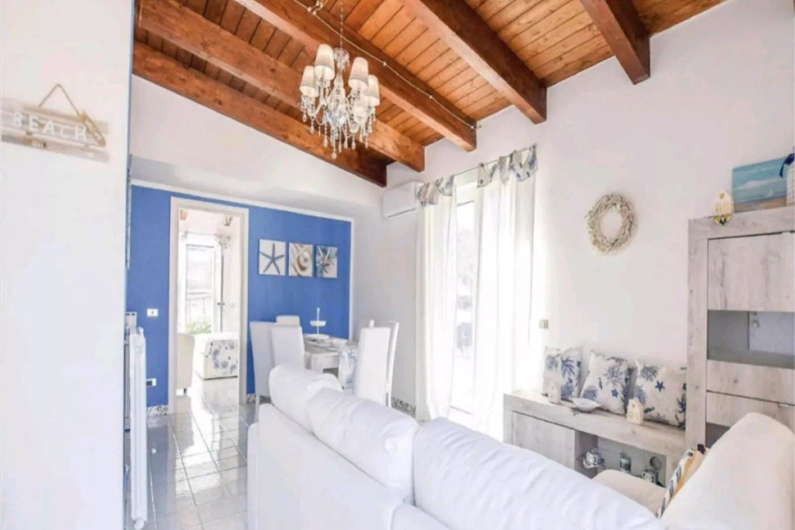 Botti House-Living room