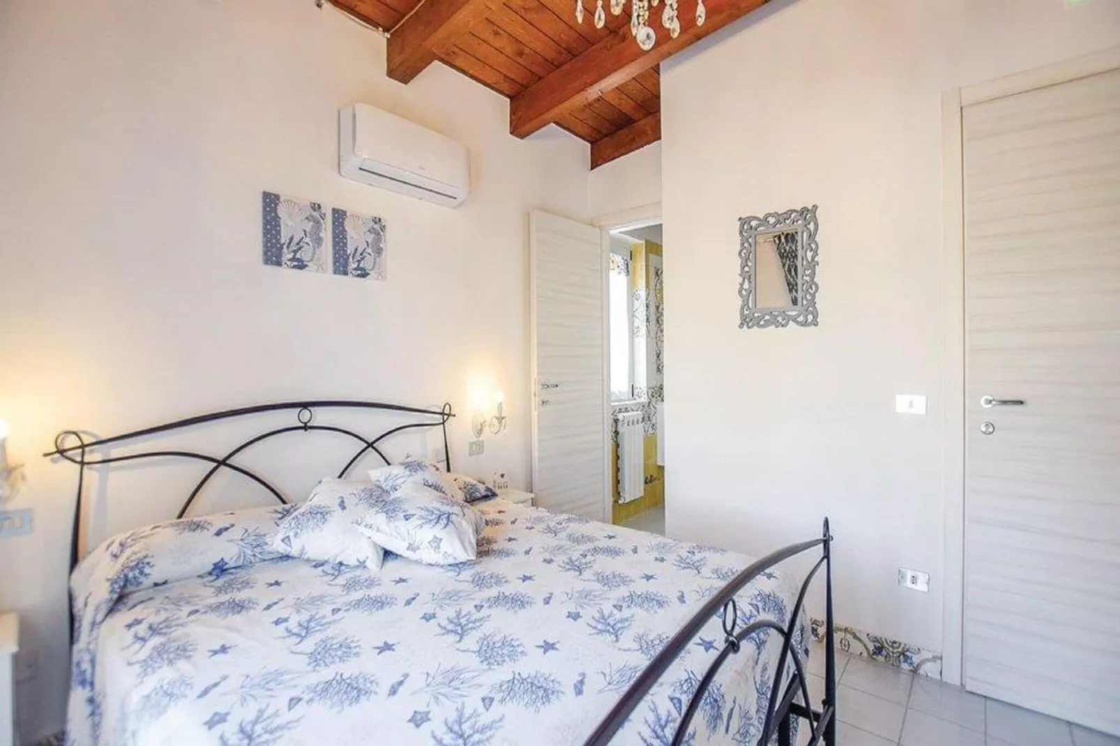 Botti House-Bedroom