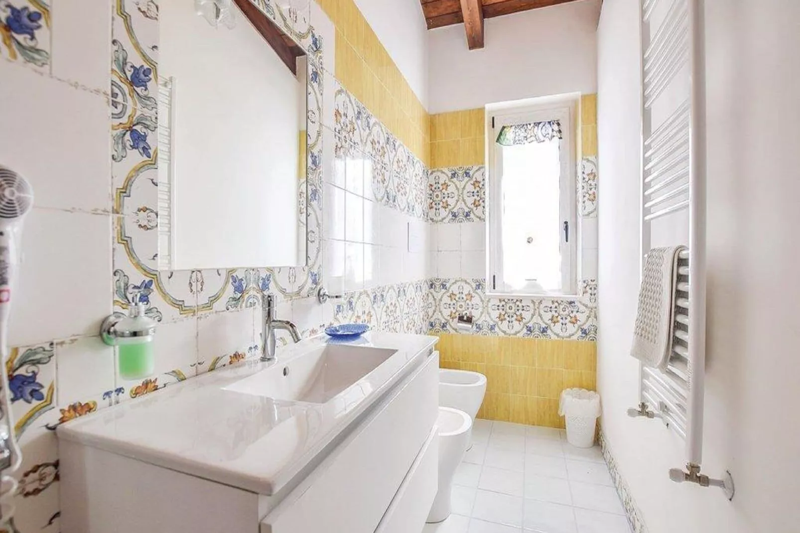 Botti House-Bathroom