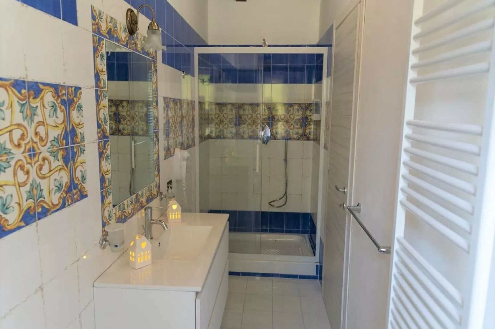 Botti House-Bathroom