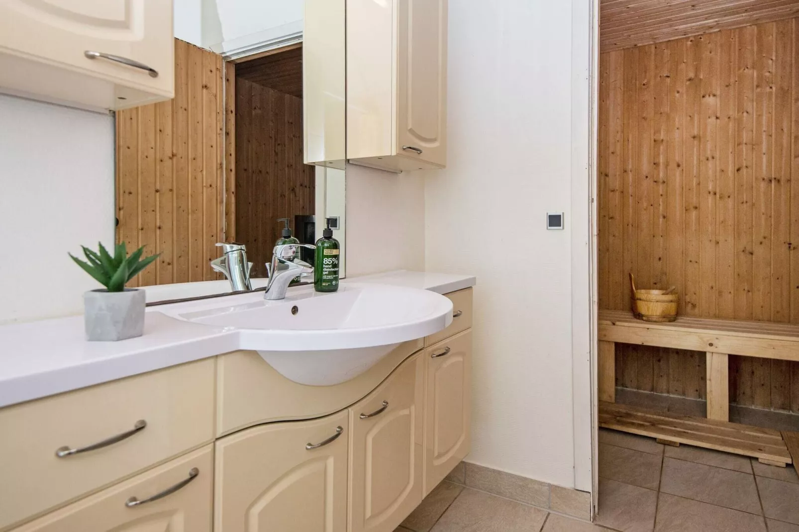 9 person holiday home in Juelsminde-Indoor