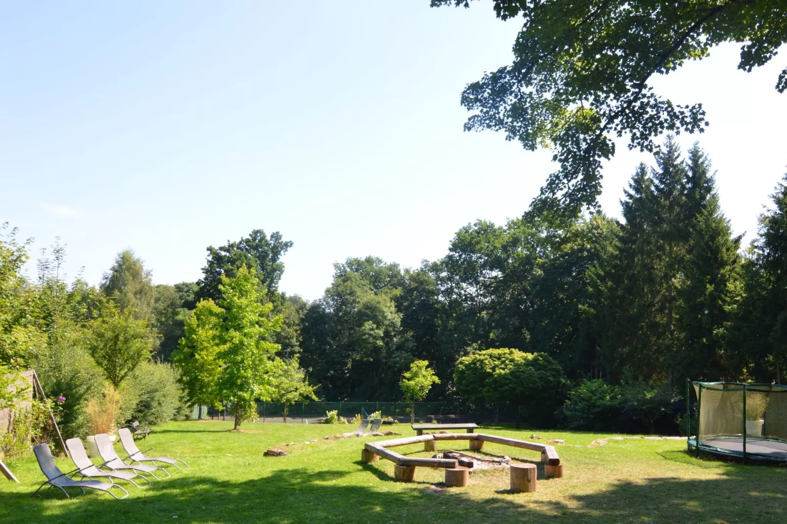 Domaine des Officiers-Gärten Sommer