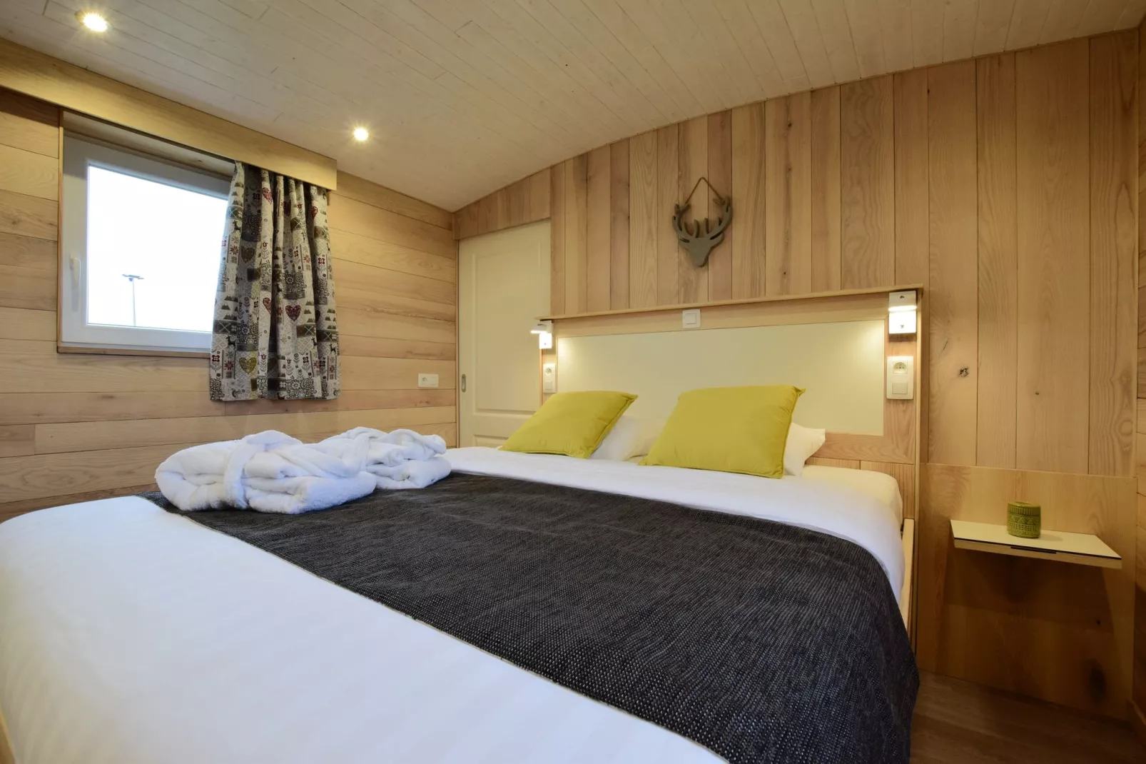 La roulotte des Ardennes-Bedroom