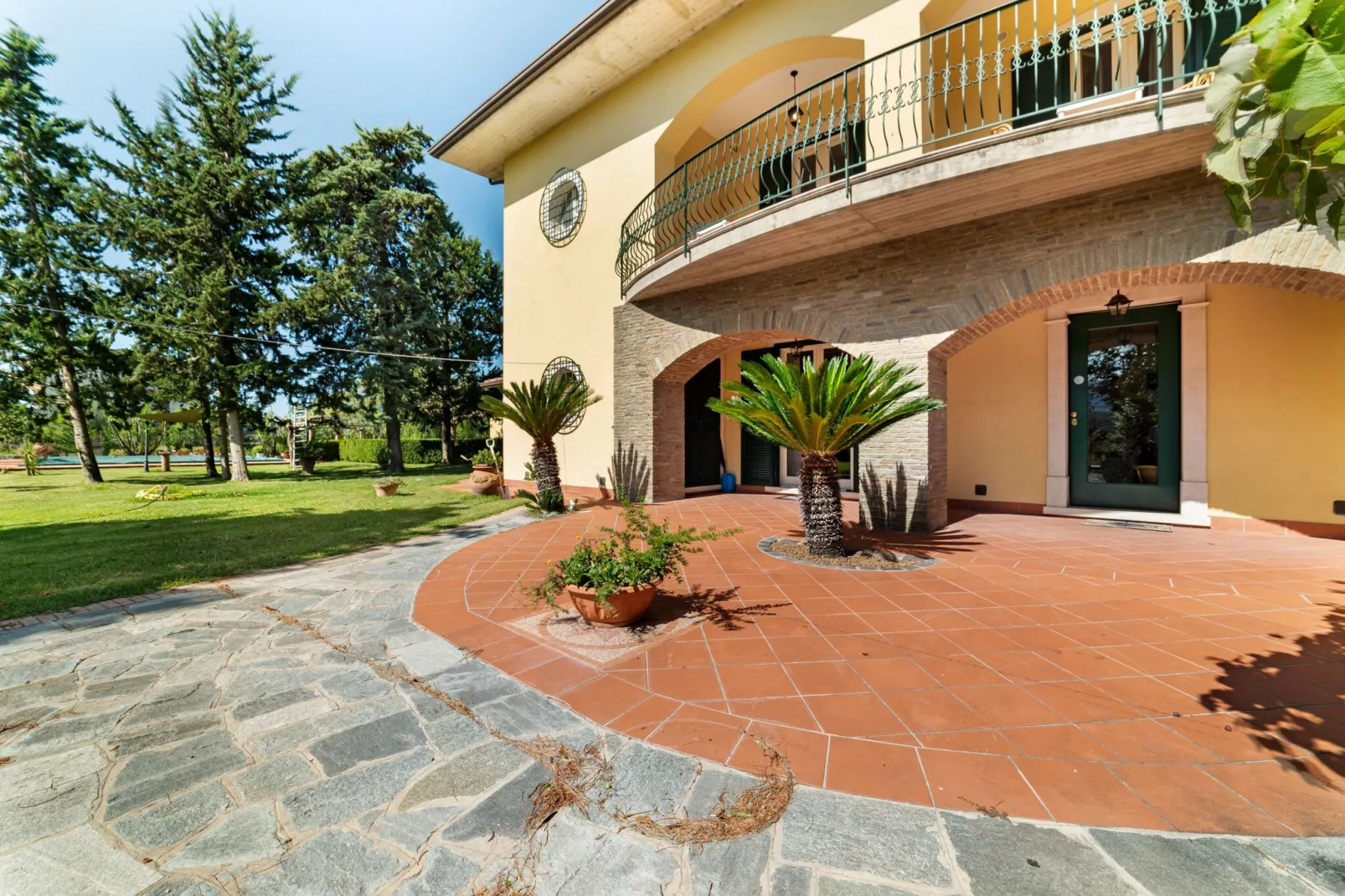 Villa Somnium-Außenbereich Sommer