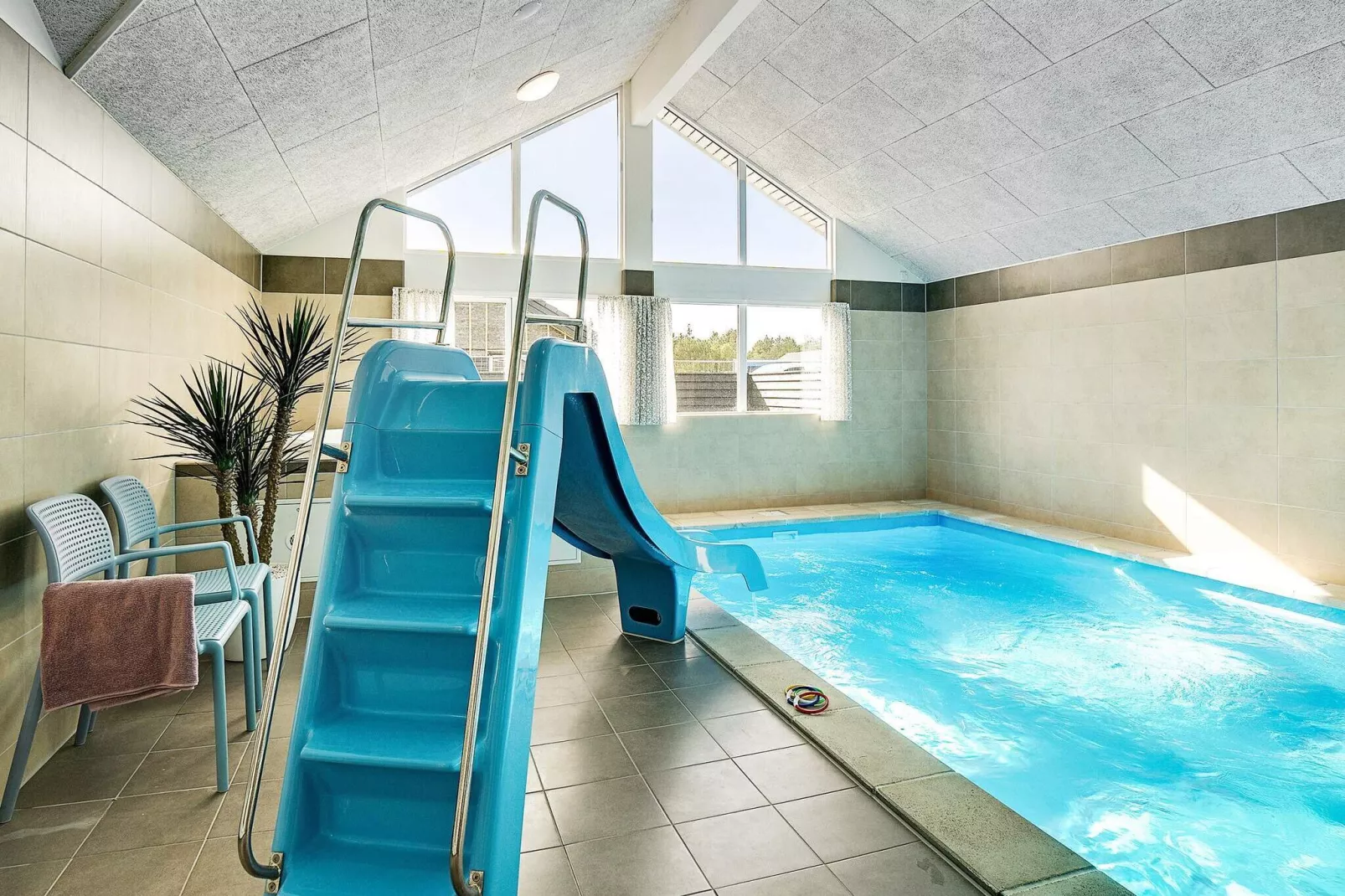 Luxury Retreat with Pool - By Traum Ferienwohnungen-Swimming pool