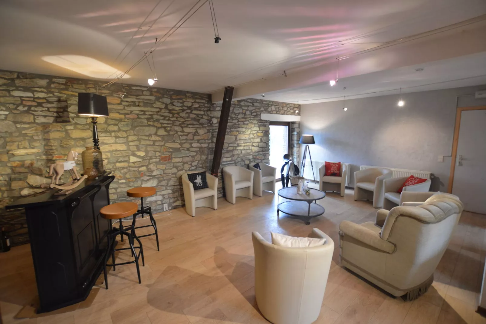 Commanster-Living room