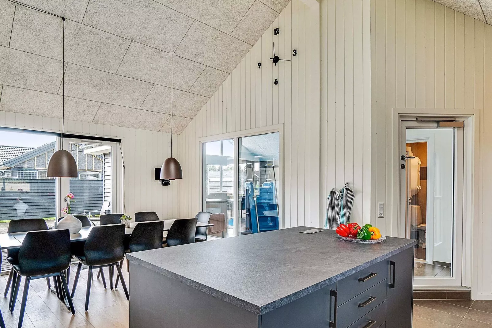 Luxury Retreat with Pool - By Traum Ferienwohnungen-Indoor