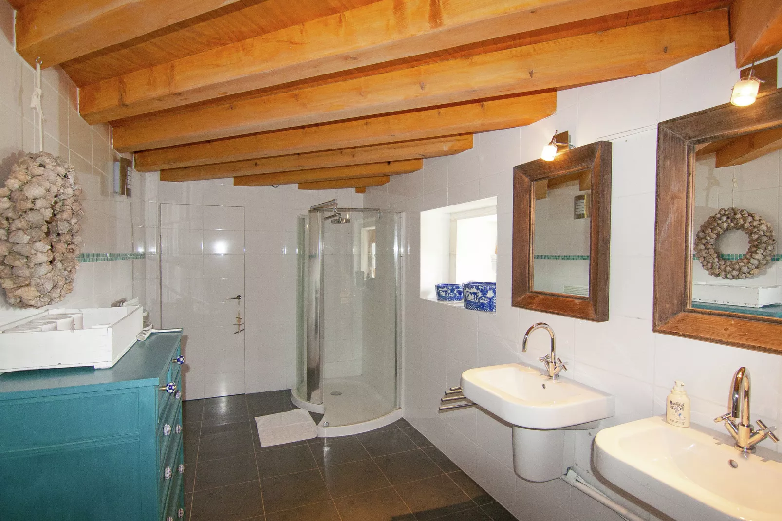 Le Triangle-Salle de bain