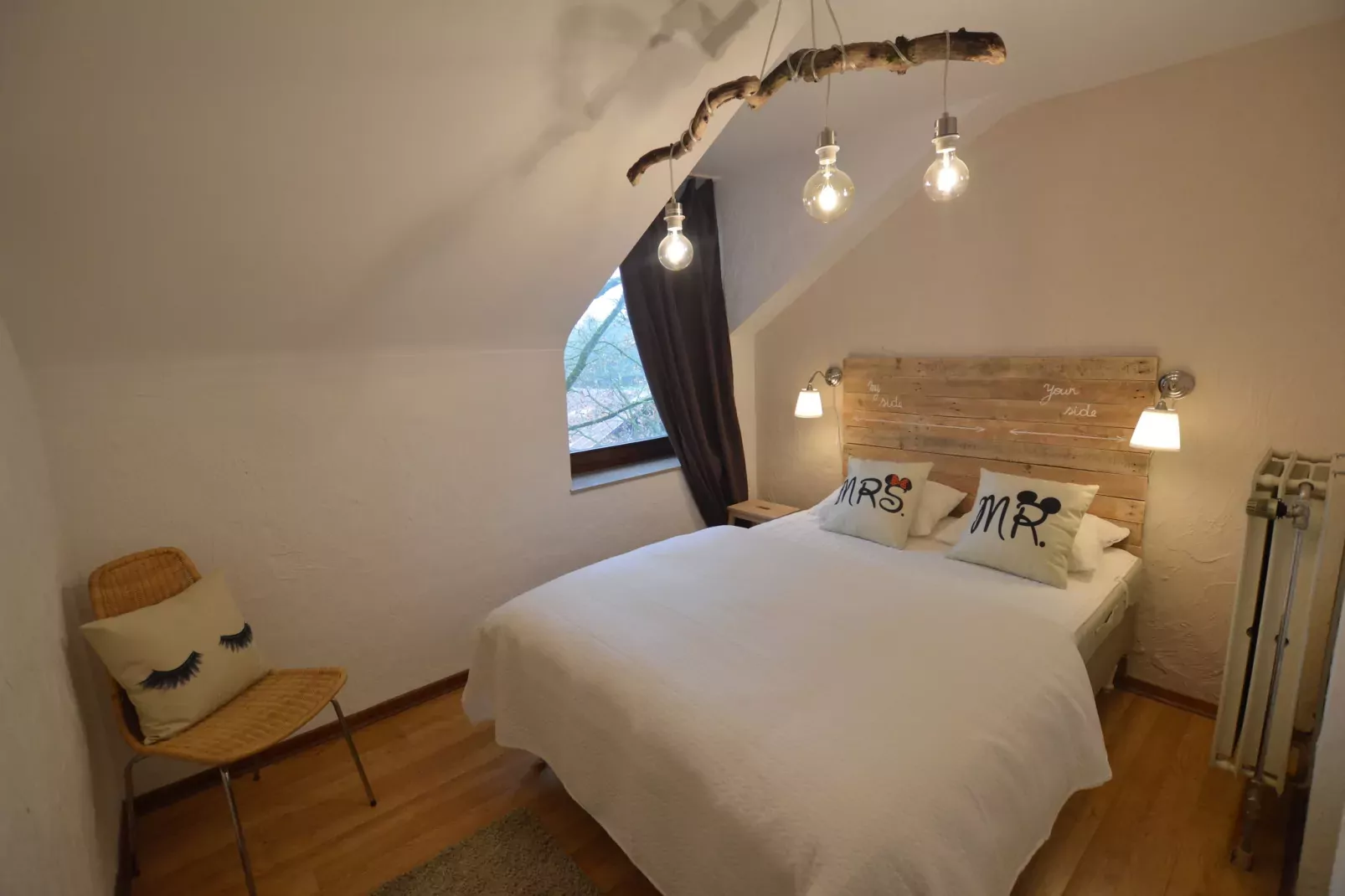Commanster-Bedroom