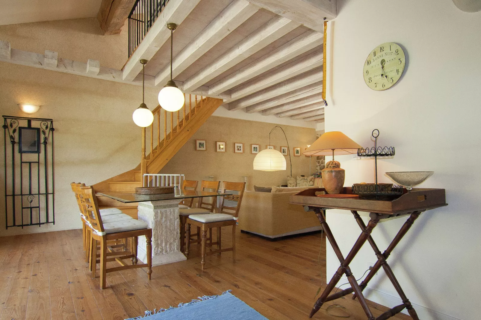 Le Cabriolet-Dining room