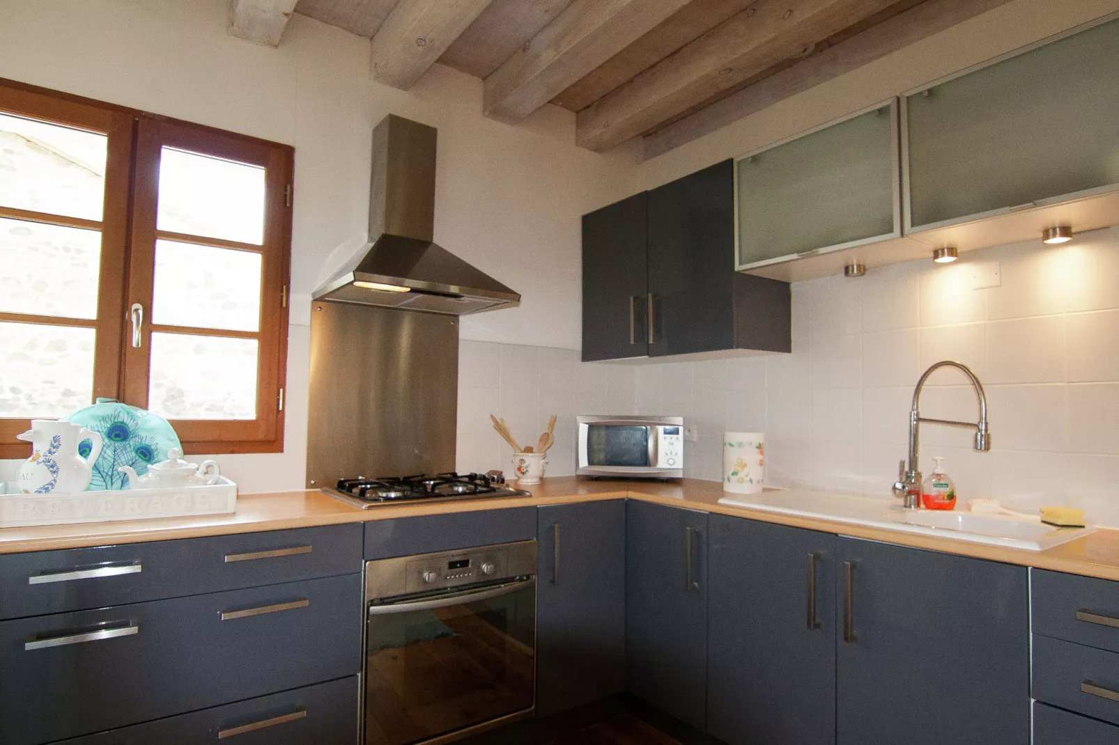 Le Cabriolet-Kitchen