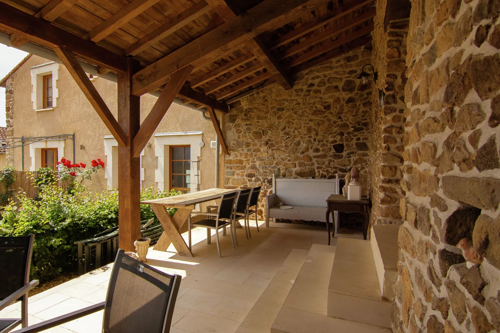 Le Cabriolet-Terrace balcony