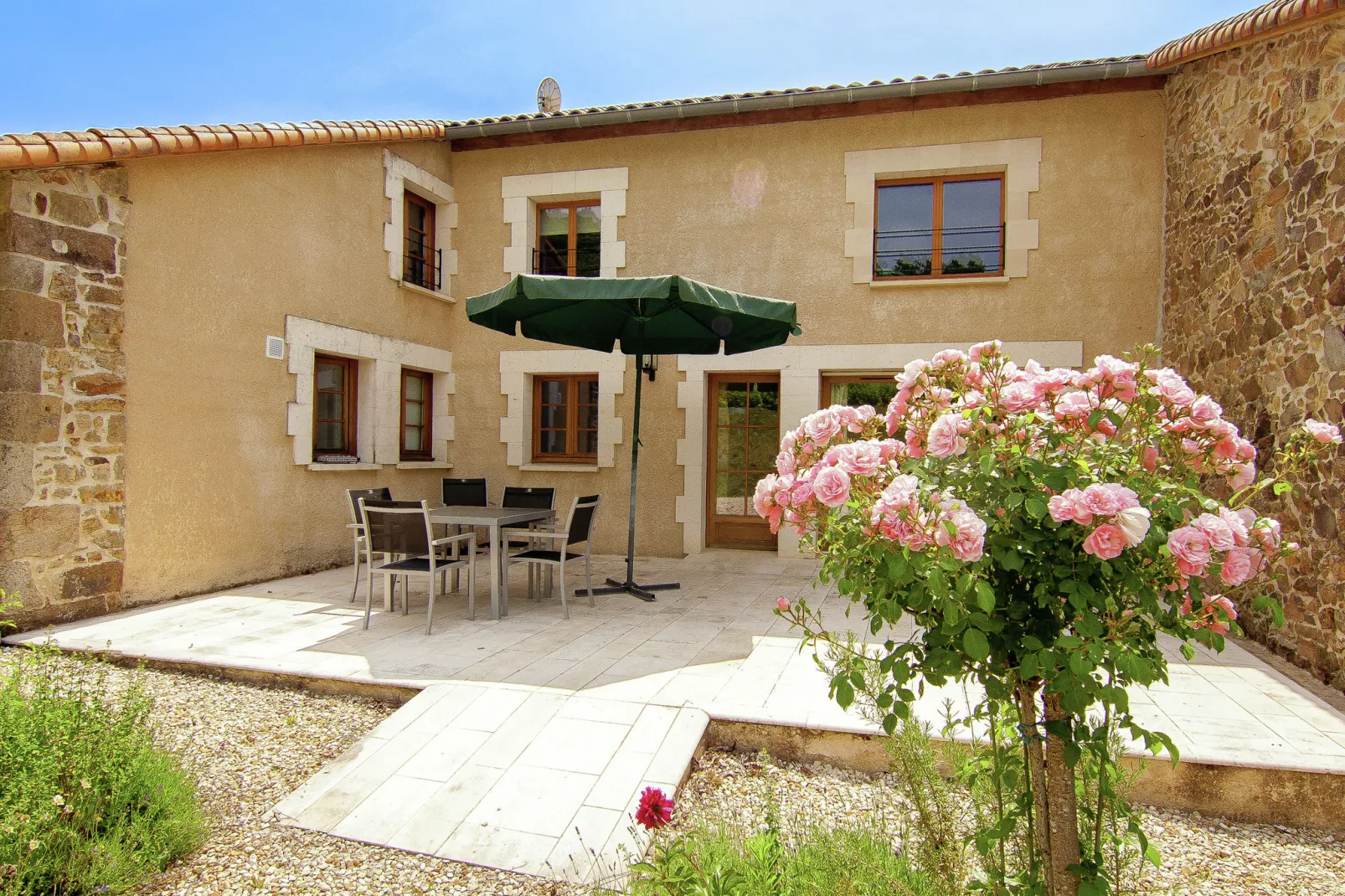 Domaine de Bellac 32P-Exterior summer