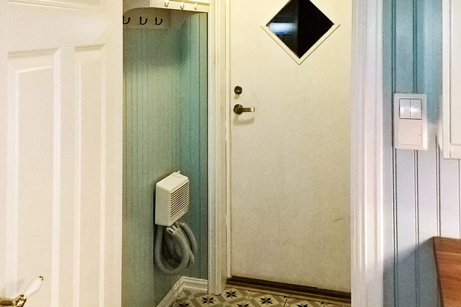 63906 HAVNNES-Indoor