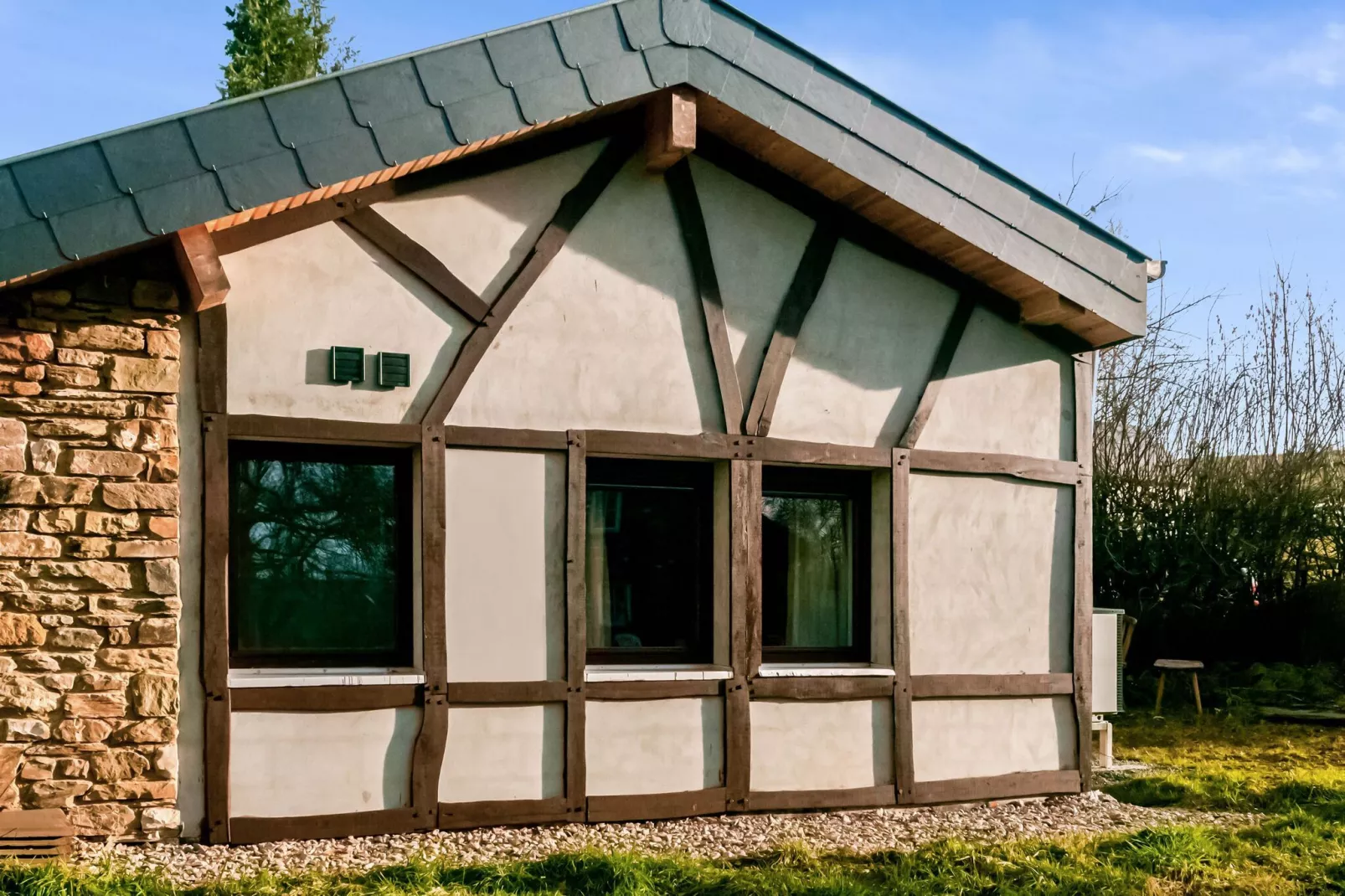 Superbe maison de vacances à Vieslam pour 6 adultes-Außenbereich Sommer