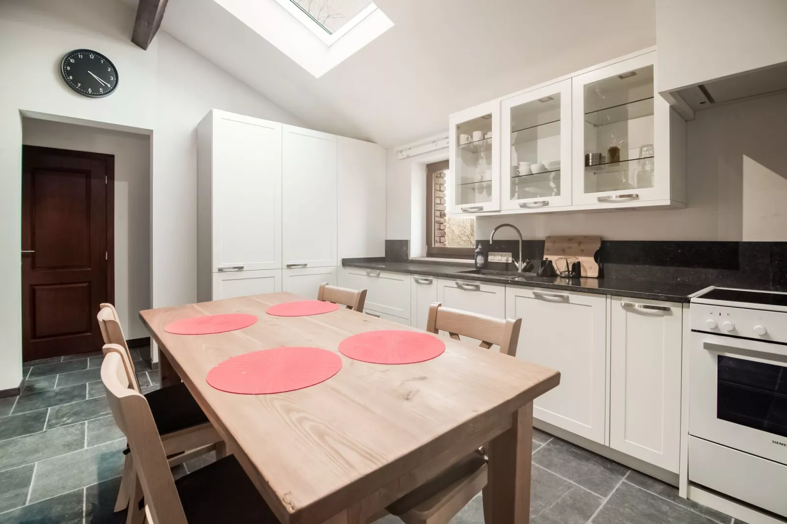 Superbe maison de vacances à Vieslam pour 6 adultes-Küche