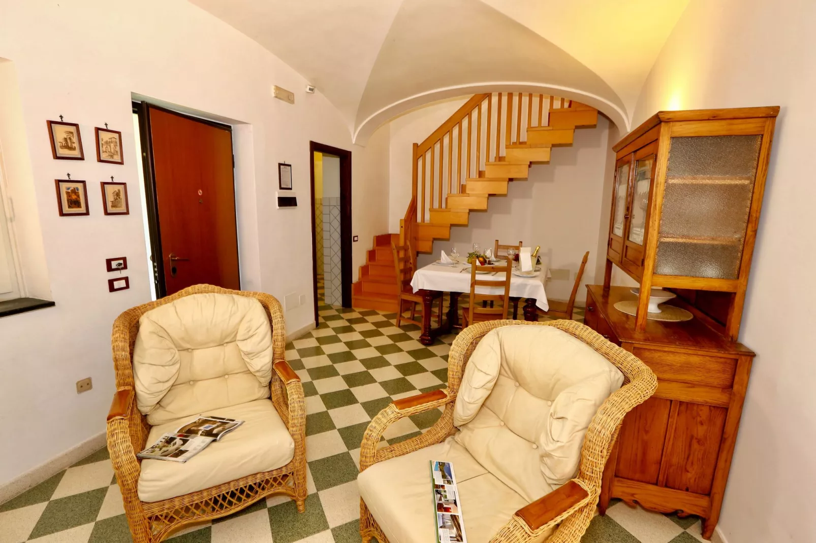 Mandarino-Living room