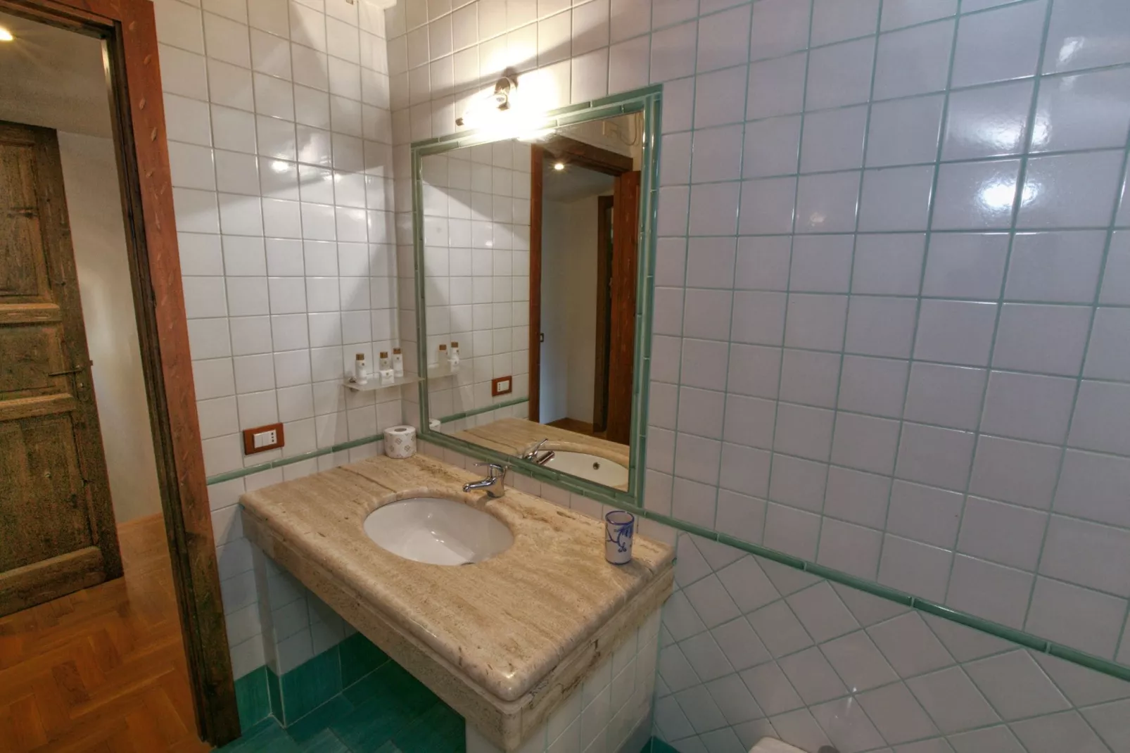 Mandarino-Bathroom
