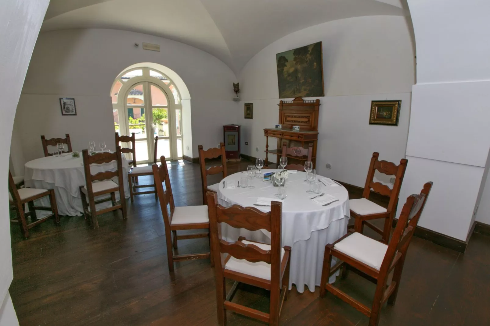 Mandarino-Facilities