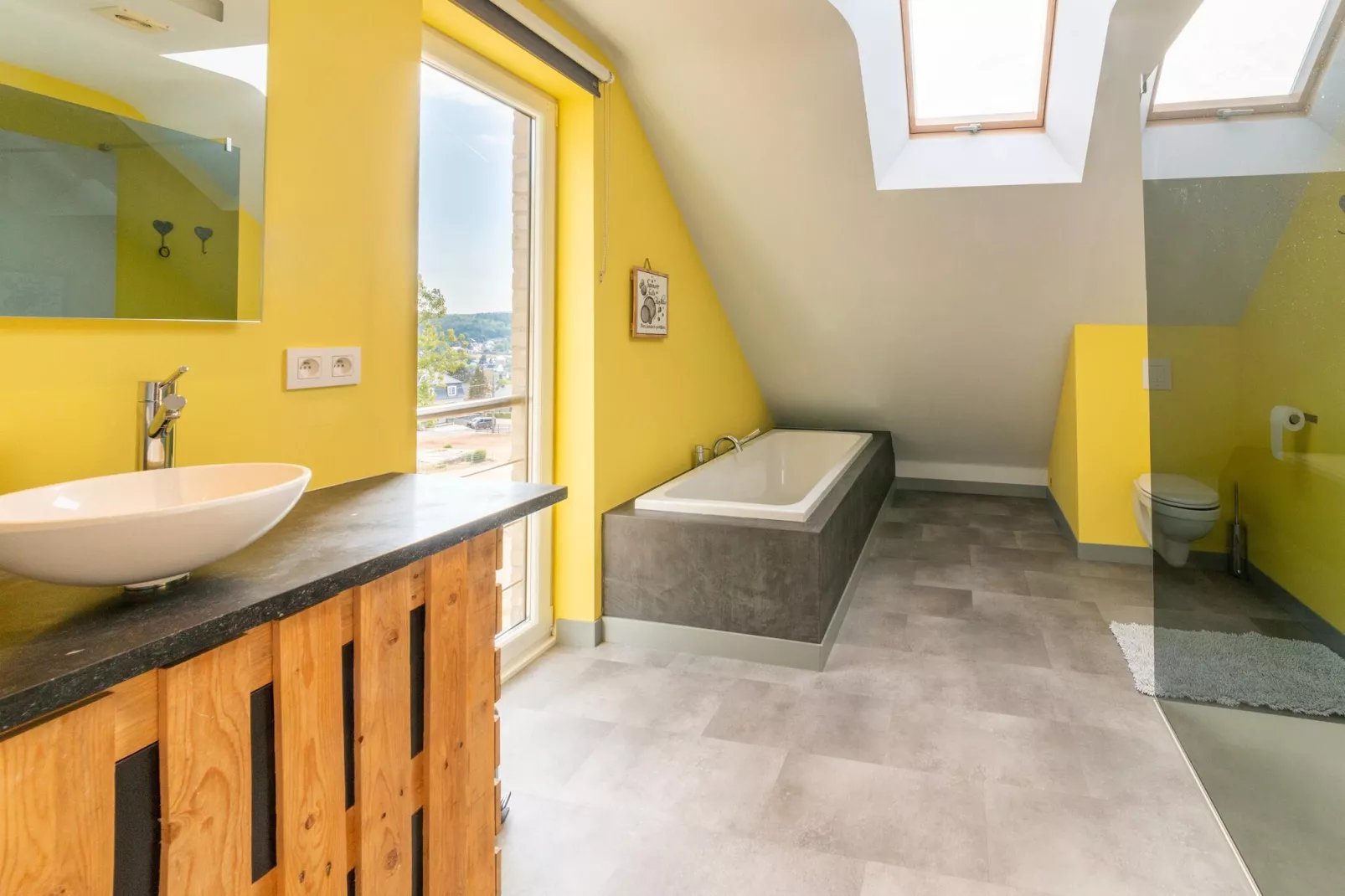 Elveno-Bathroom