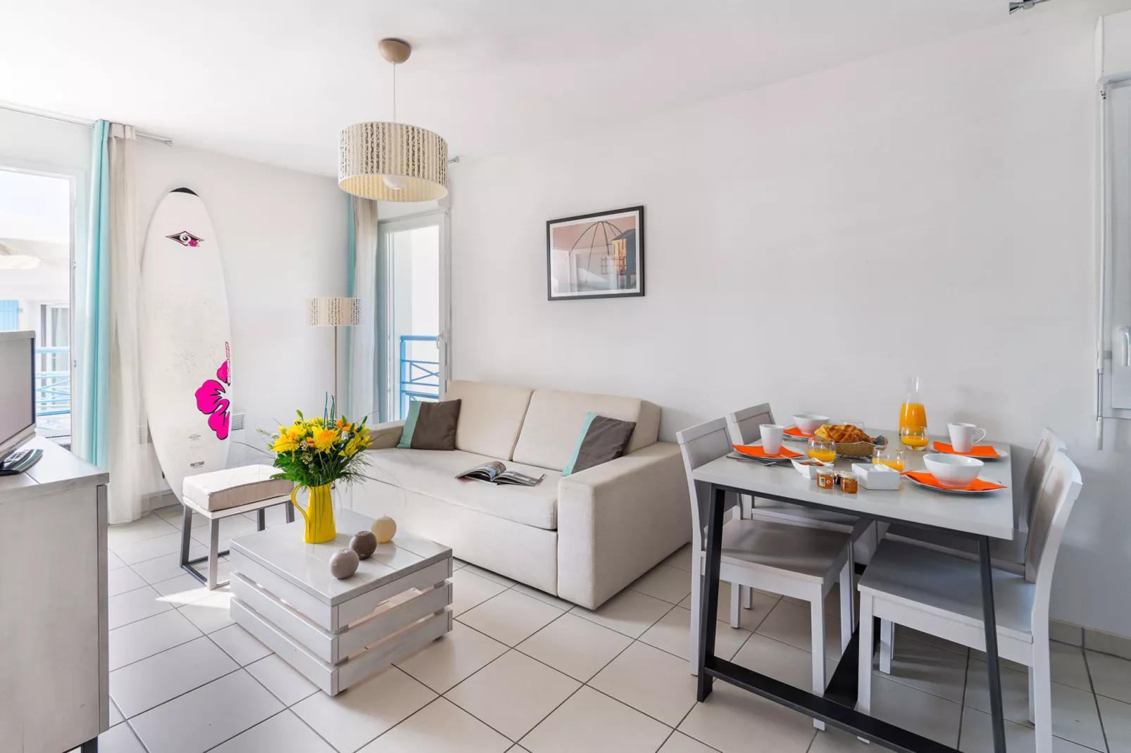 Les Carrelets 2-Living room