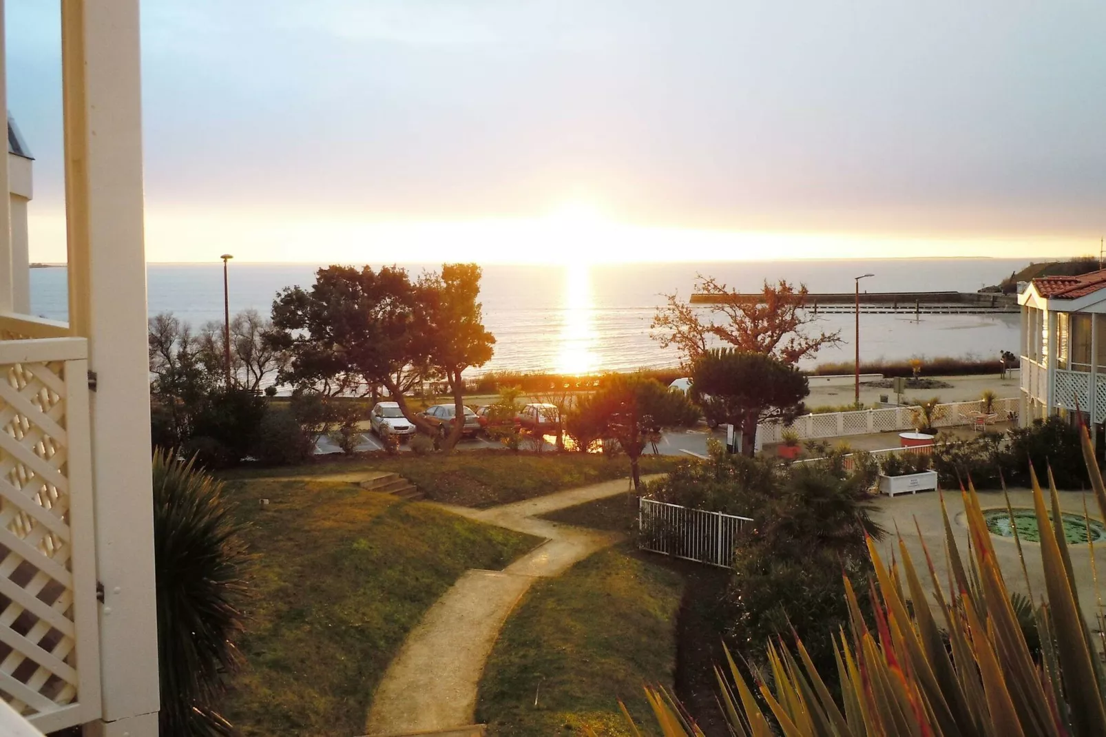 Les Terrasses de Fort Boyard 1-Areas summer 1km