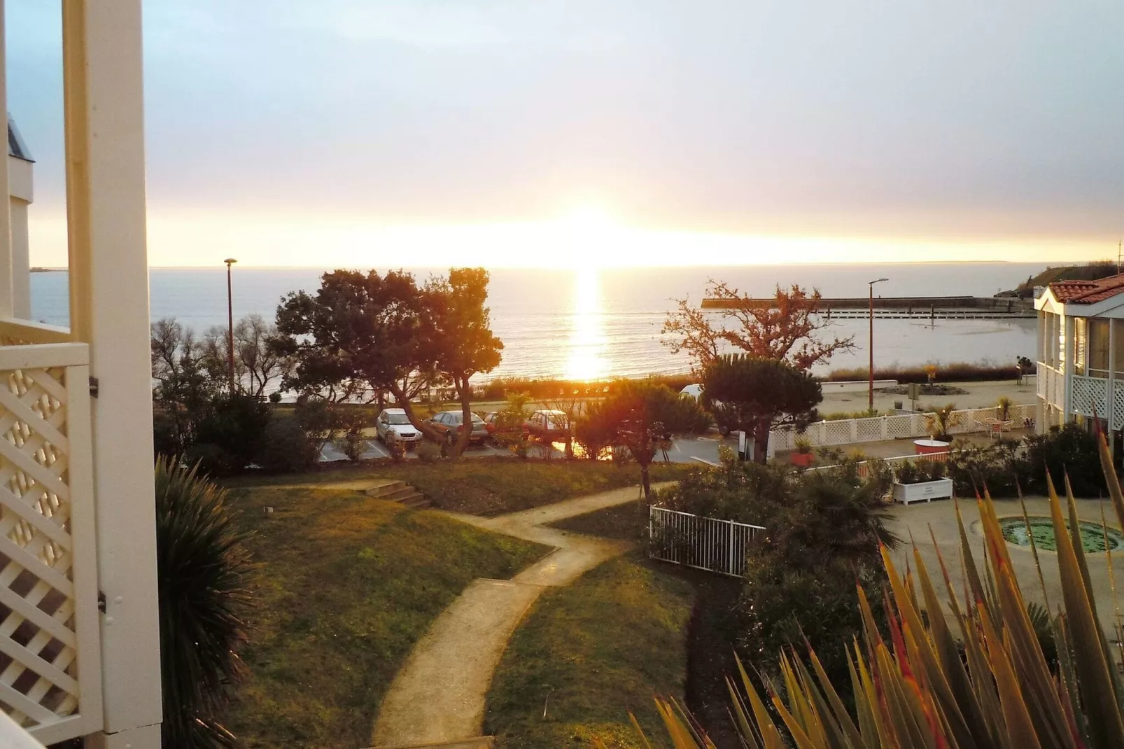 Les Terrasses de Fort Boyard 4-Areas summer 1km