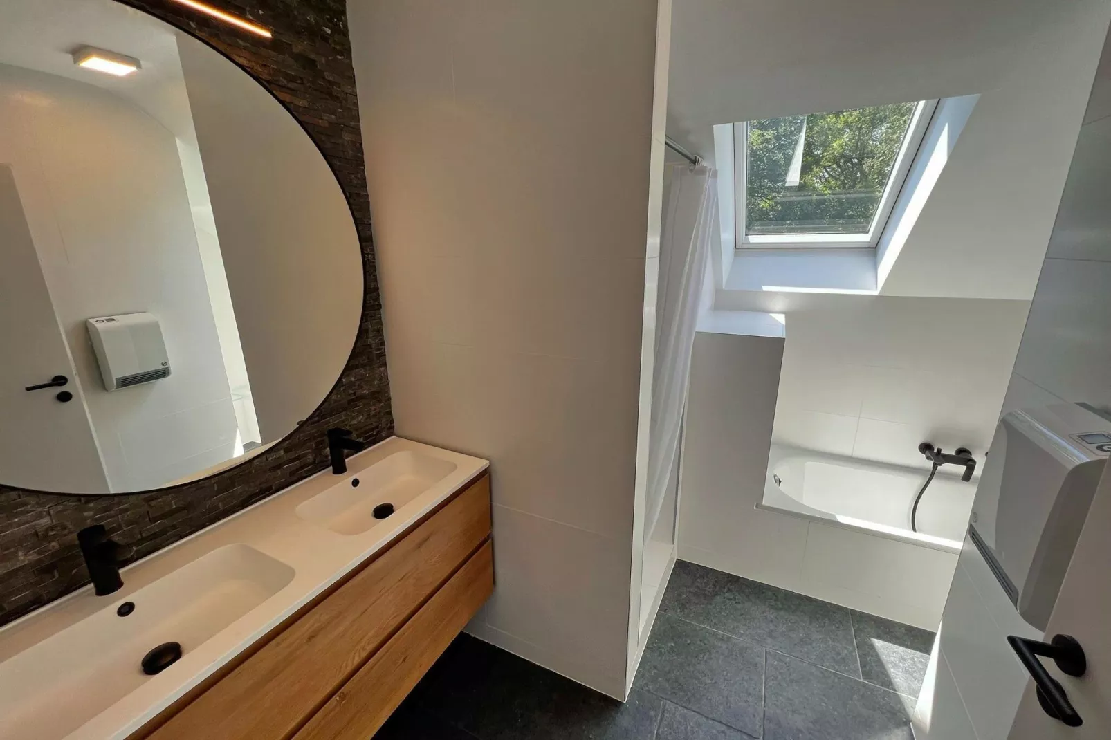 Chateau Angelus-Bathroom