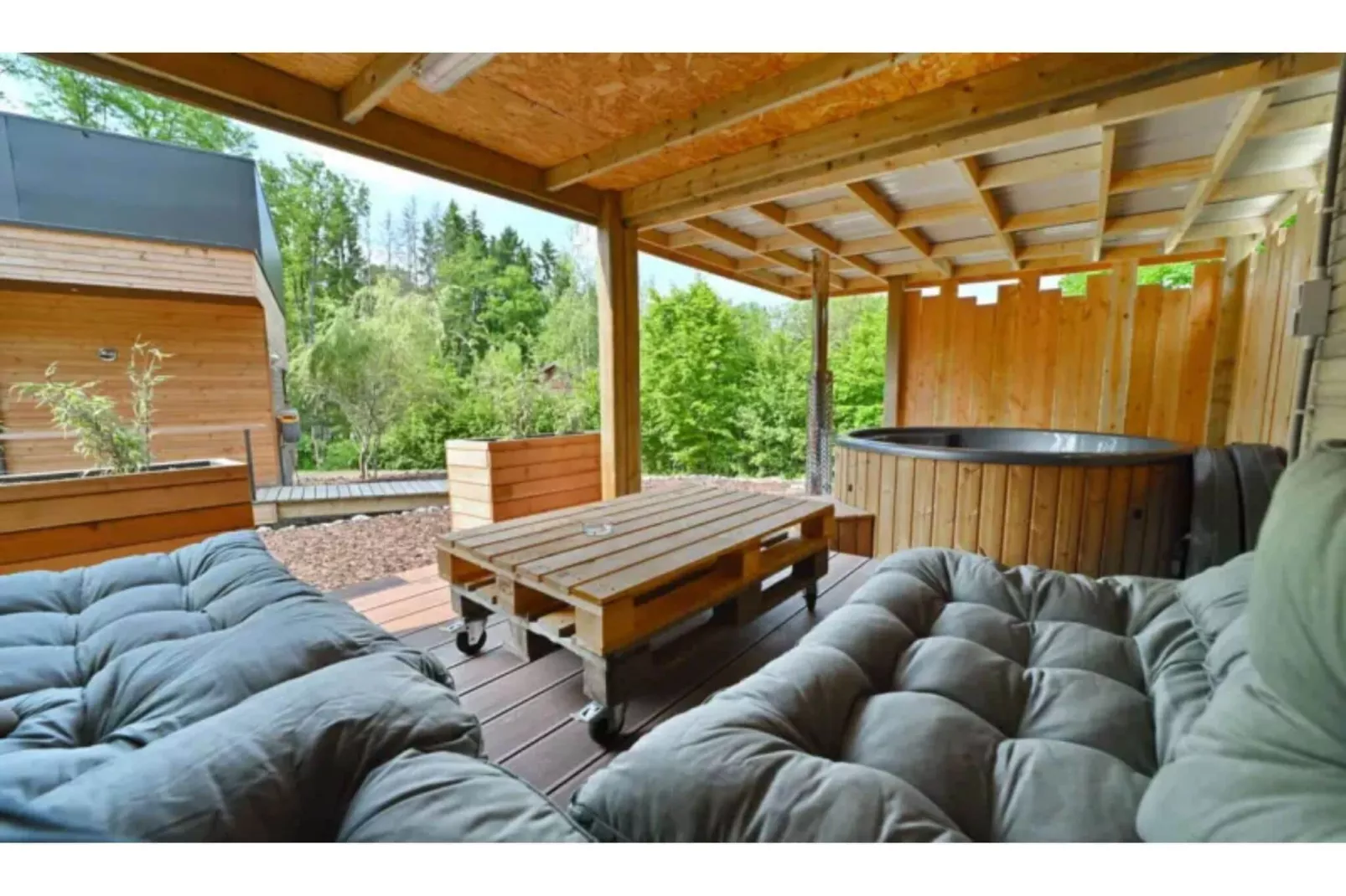 Wild Cube-Terrace balcony
