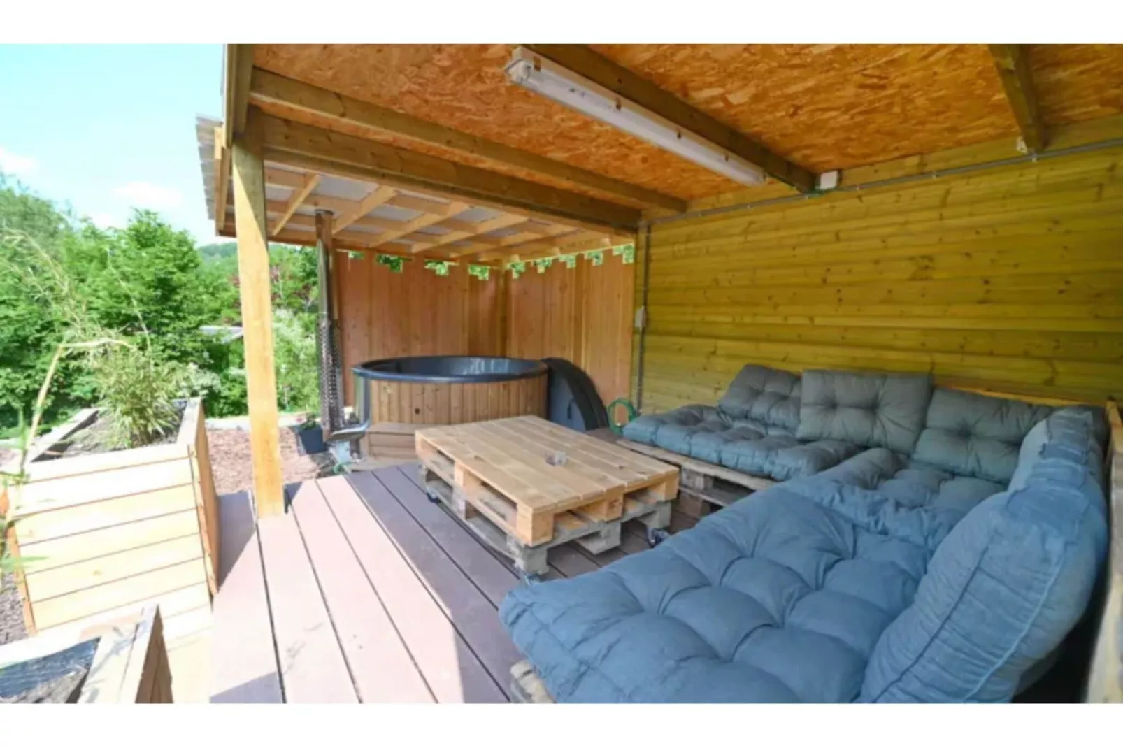 Wild Cube-Terrace balcony