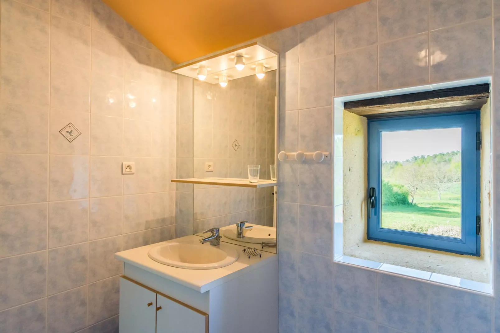 Maison de vacances Salles de Belvès-Bathroom