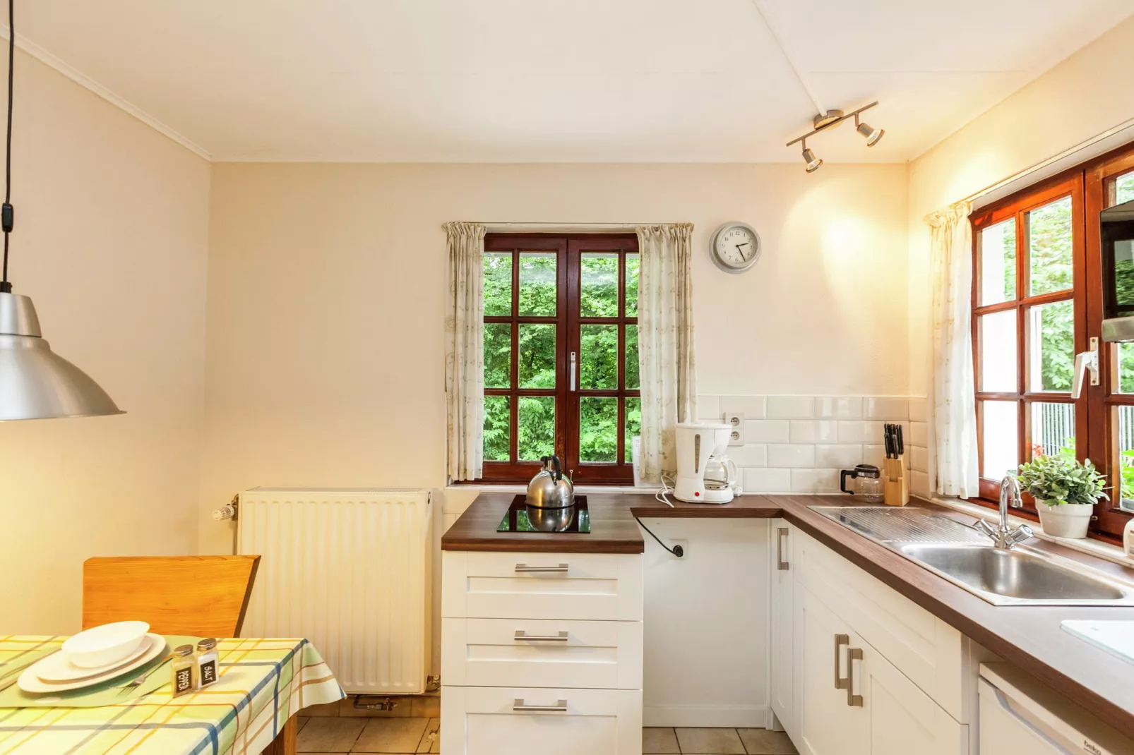 Domaine De L'Ecureuil 1-Kitchen