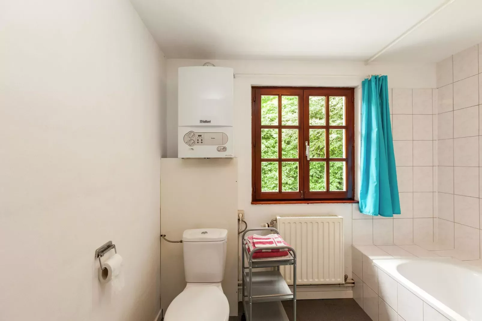 Domaine De L'Ecureuil 1-Bathroom