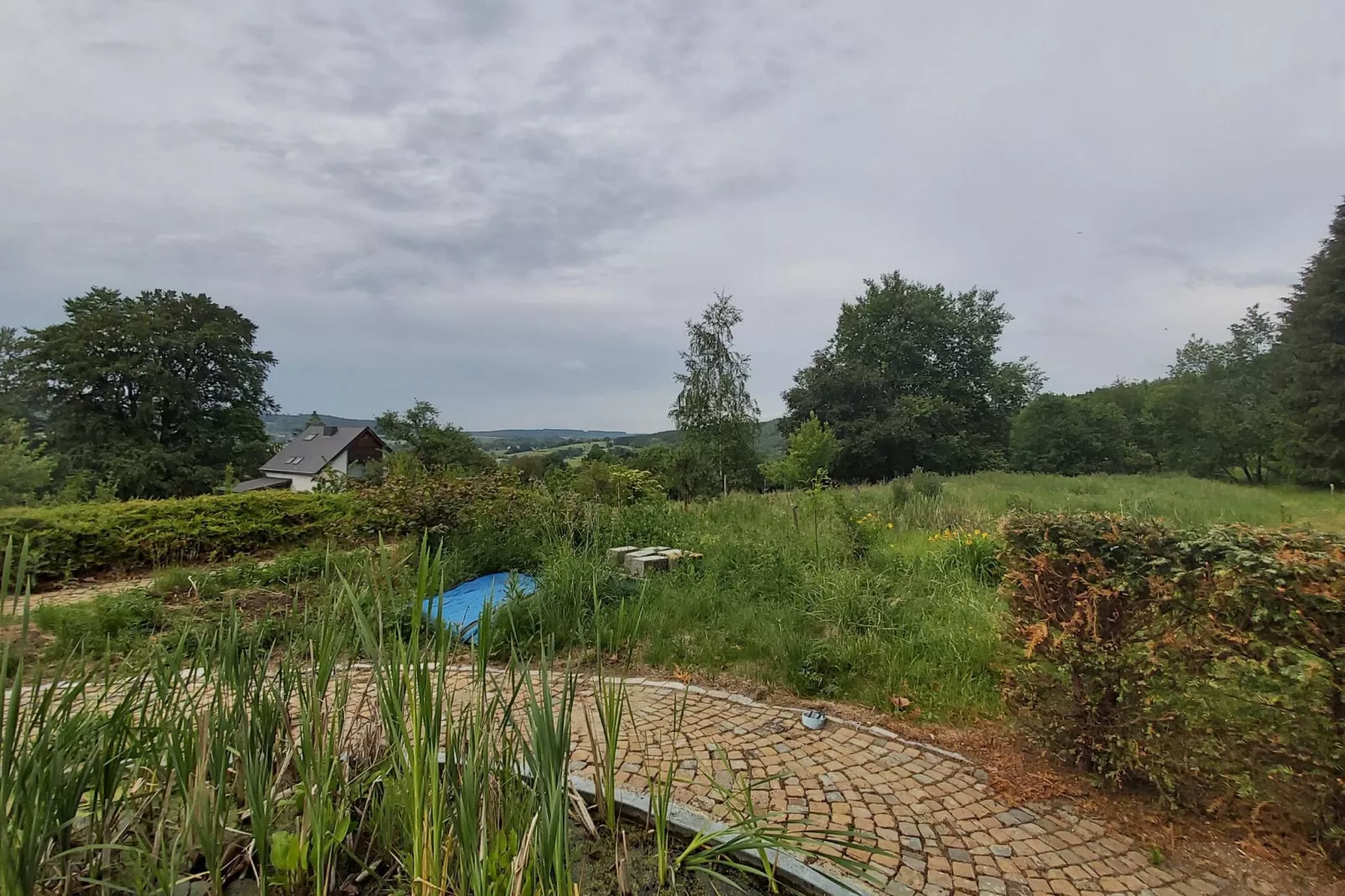 Au Brame-Gardens summer
