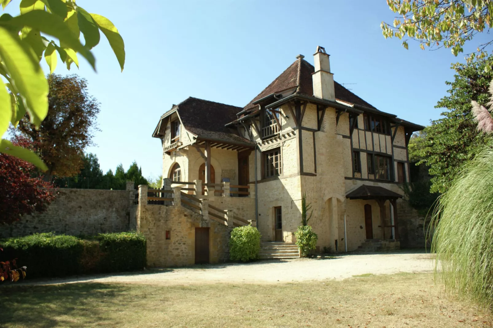 Demeure de charme Belves-Exterior summer