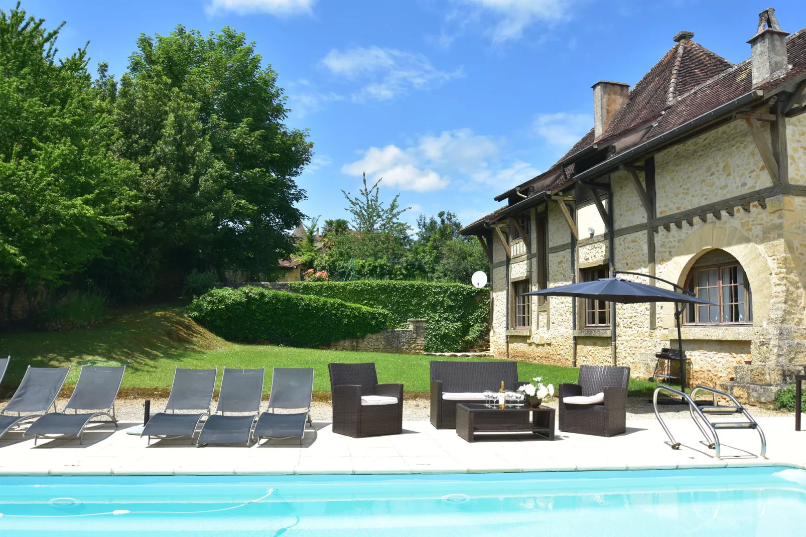 Demeure de charme Belves-Pool