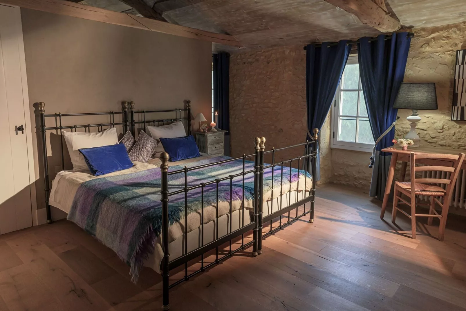 La Dépendance-Bedroom