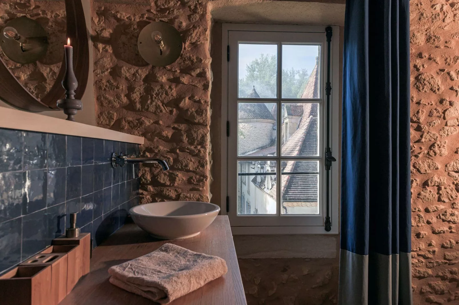La Dépendance-Bathroom