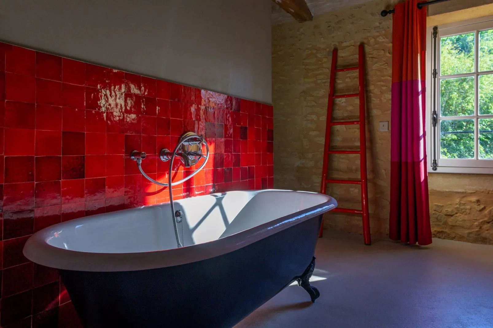 La Dépendance-Bathroom