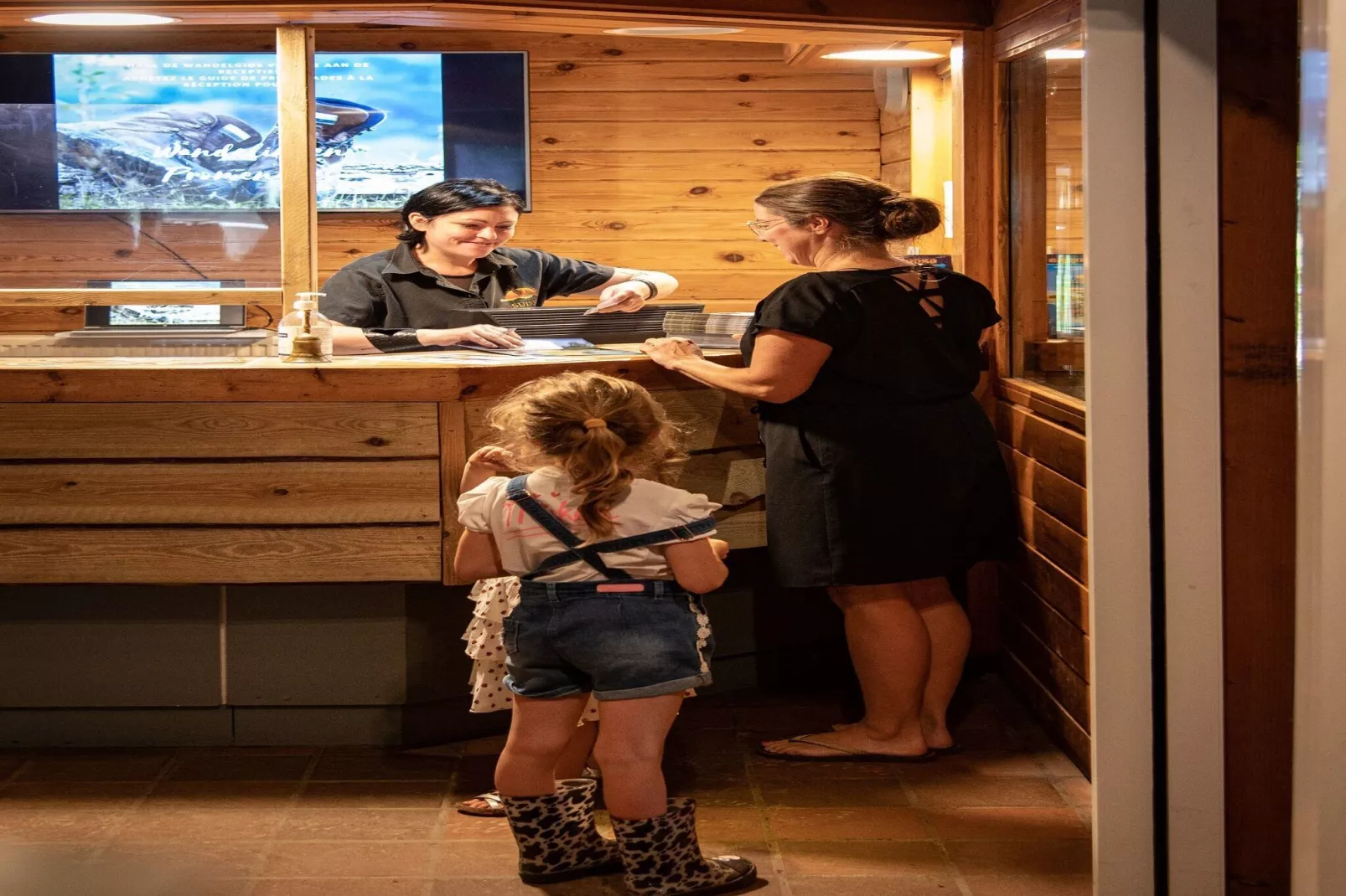 Camping Petite Suisse 3-Reception hall