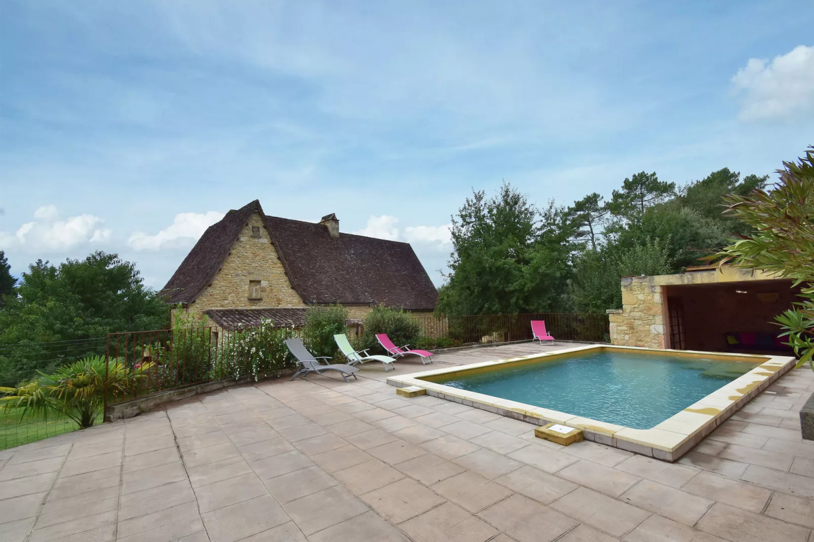 Maison de vacances Domme-Außenbereich Sommer