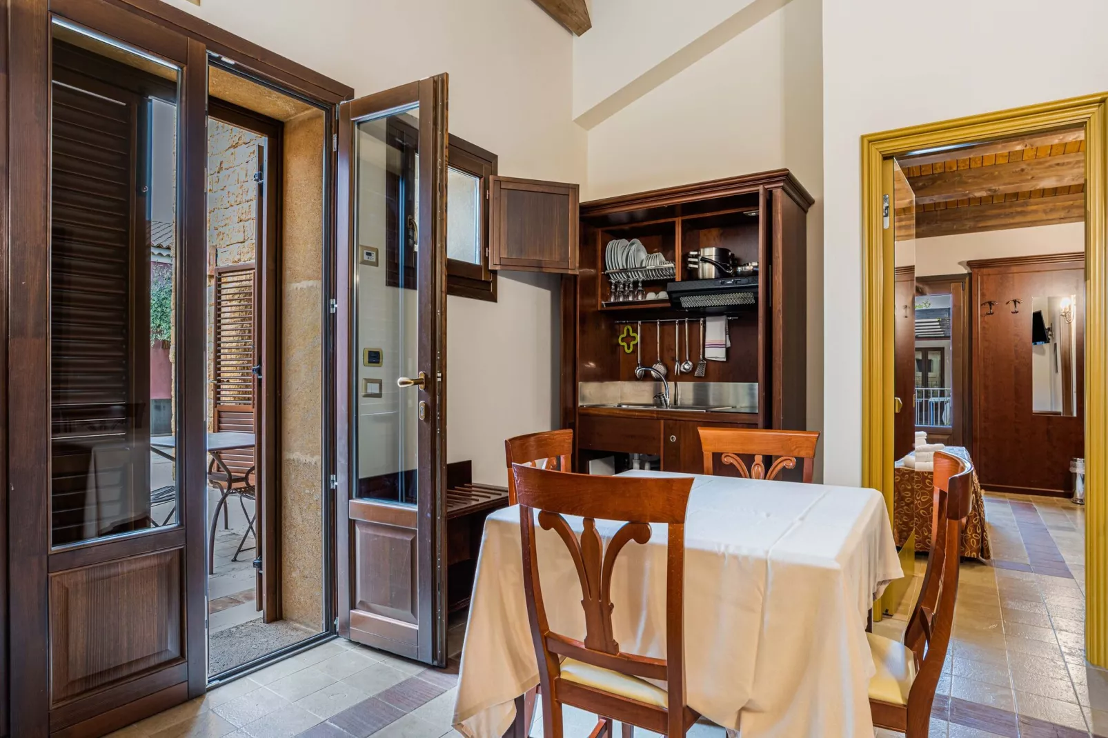 Trilo Carlentini-Dining room