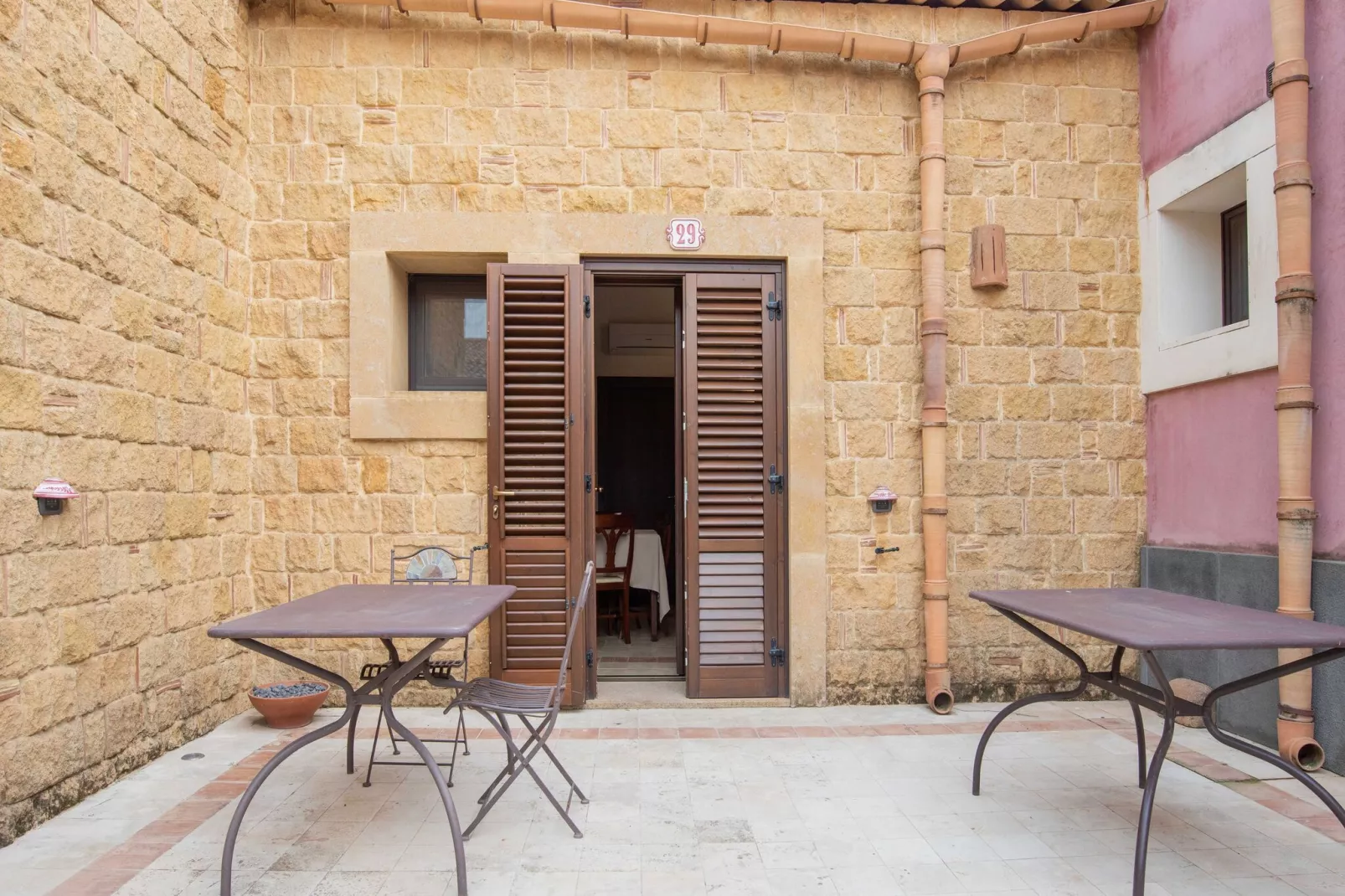 Trilo Carlentini-Terrace balcony