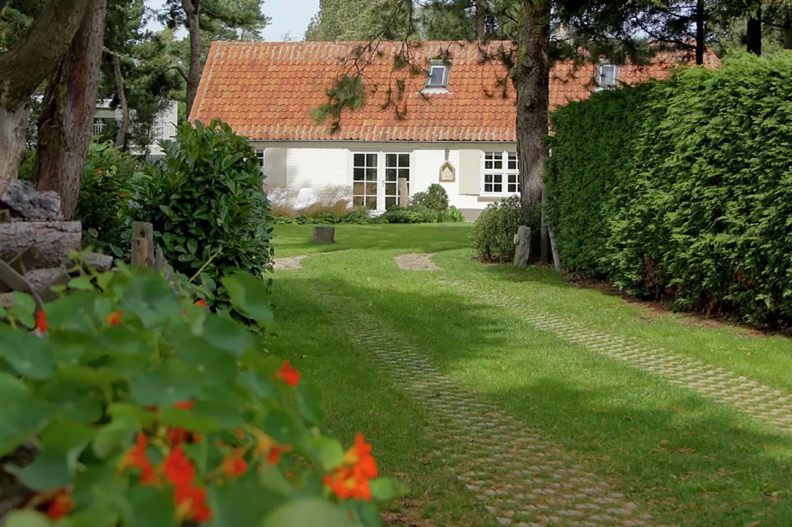Villa Deman-Exterior summer