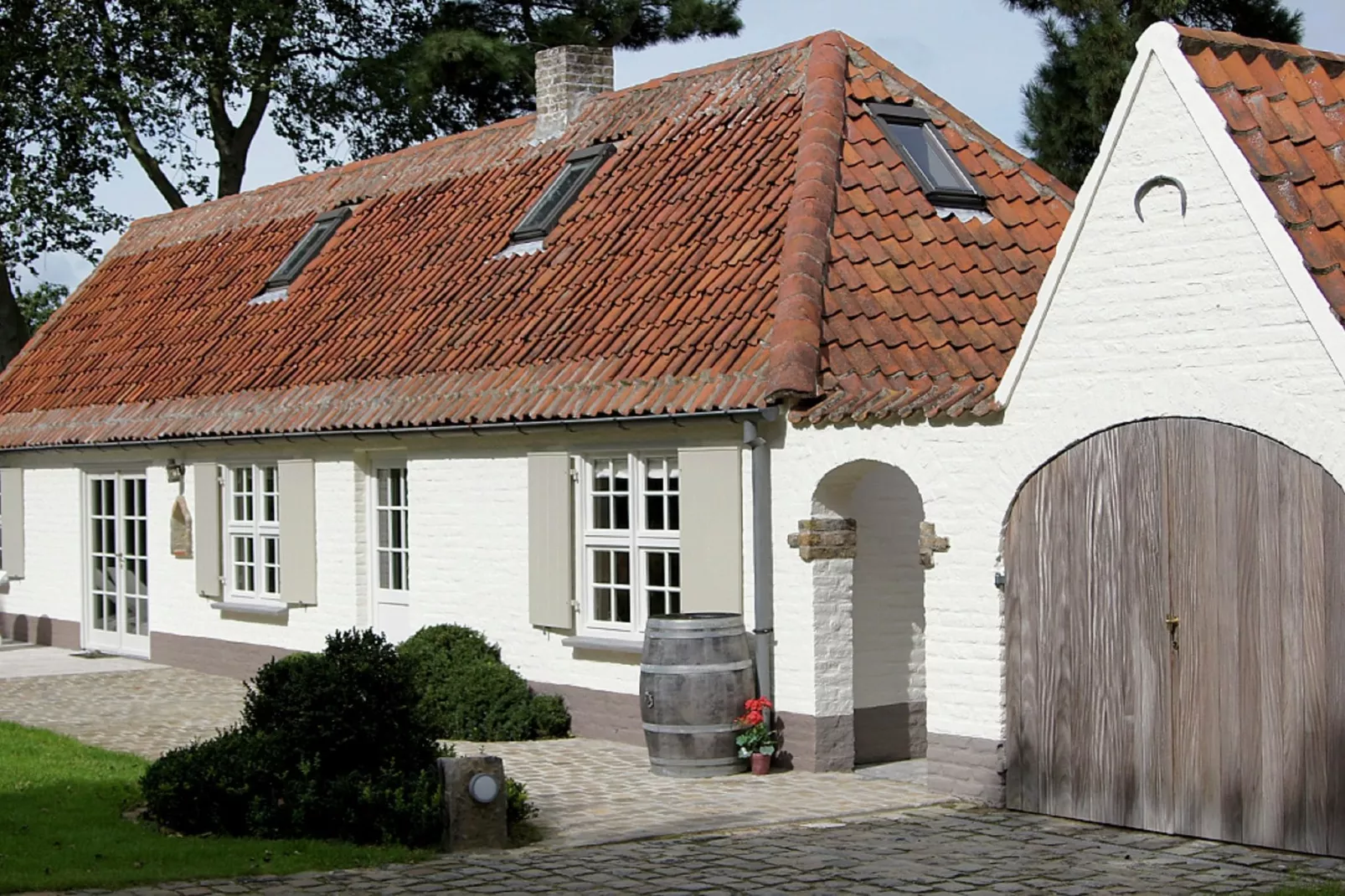 Villa Deman-Exterior summer