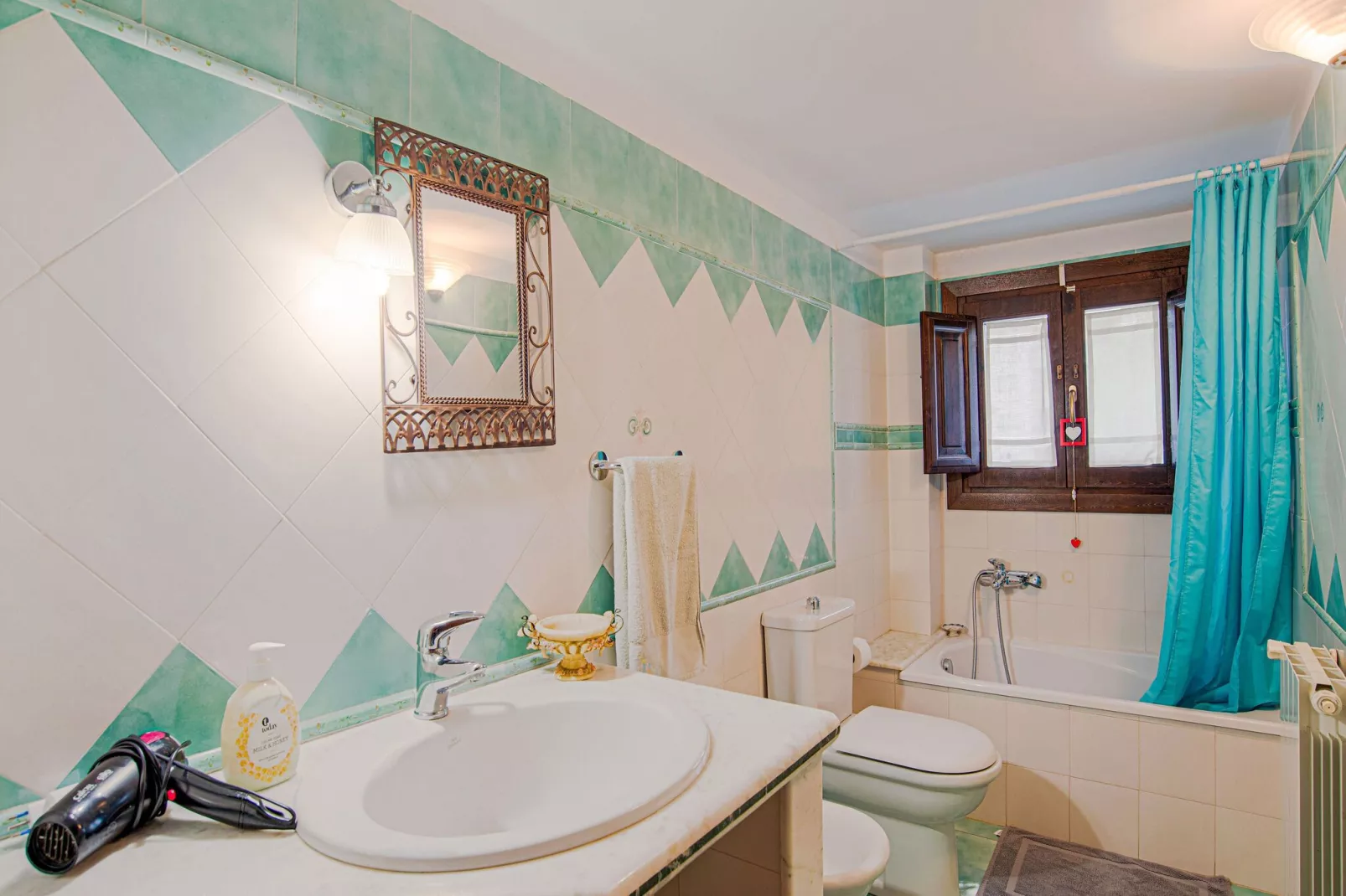 Gabriella Catania-Bathroom