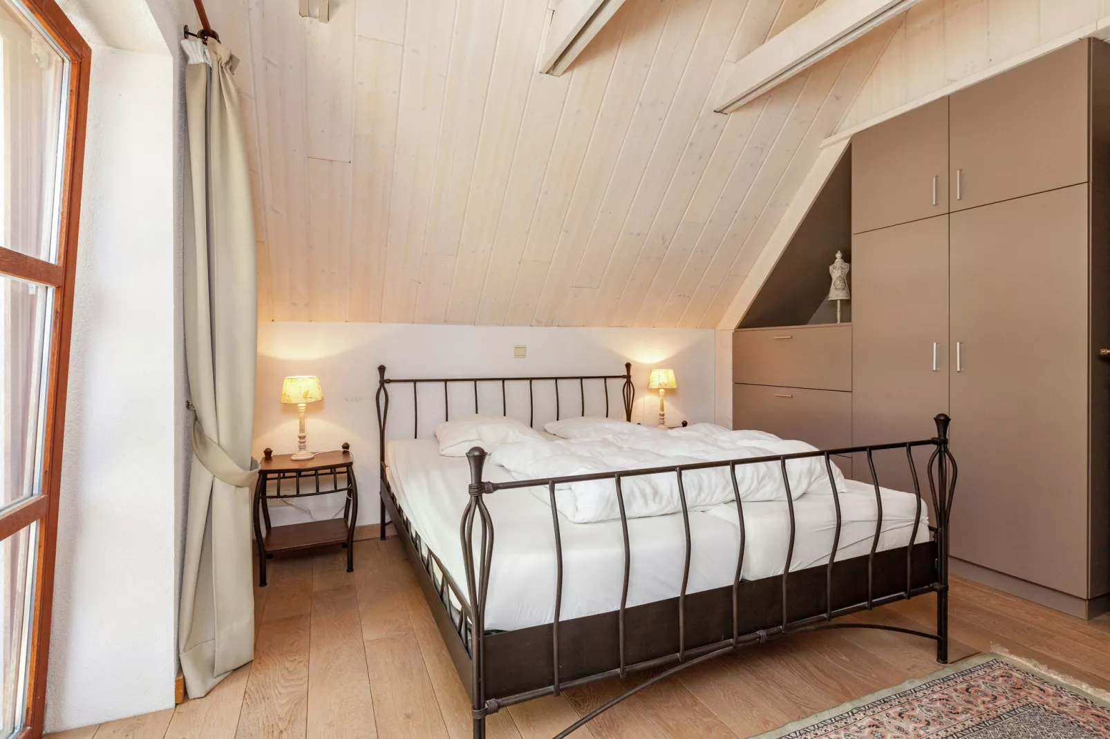 L'oree-Bedroom