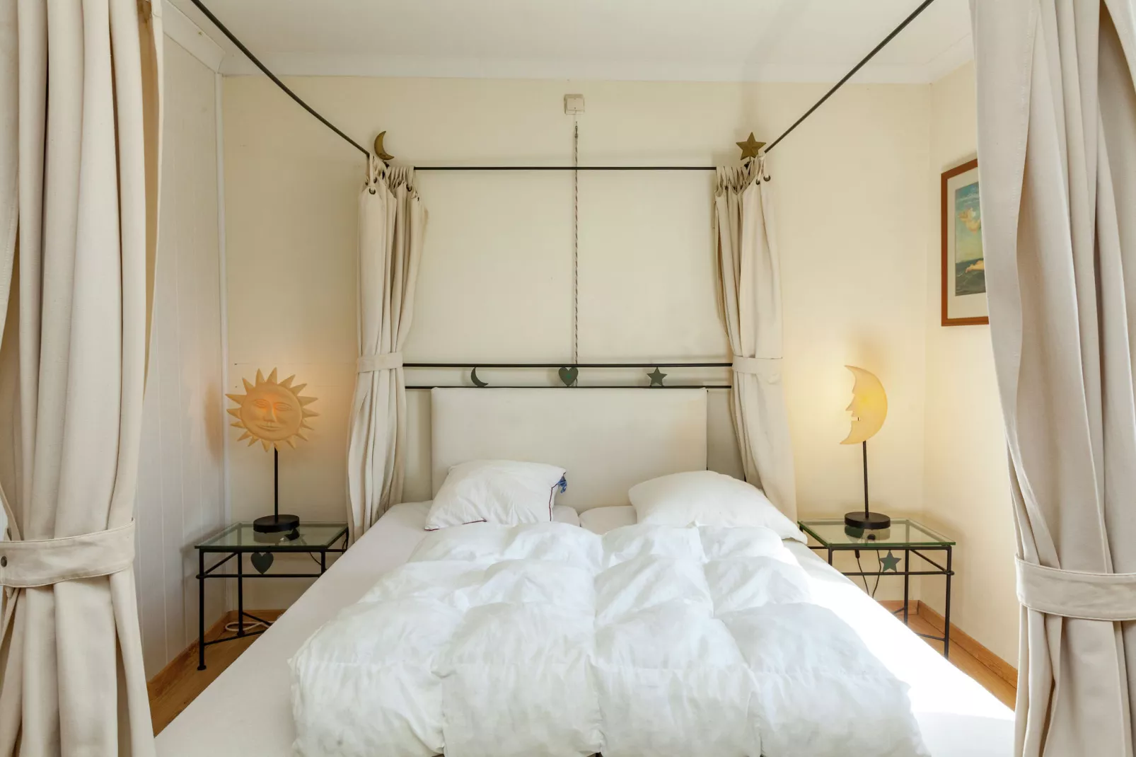 L'oree-Bedroom