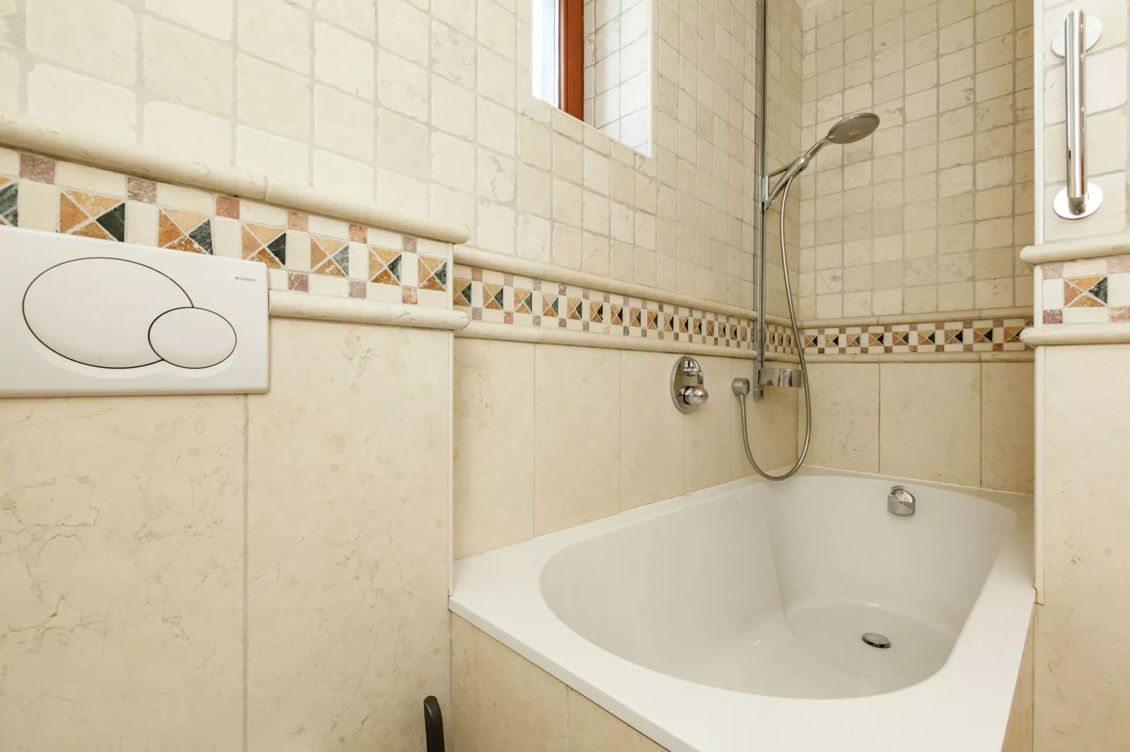 L'oree-Bathroom