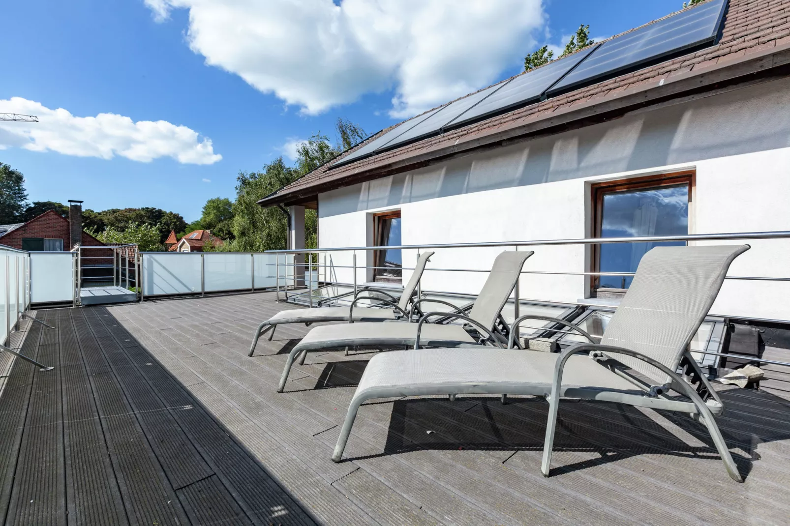 L'oree-Terrace balcony